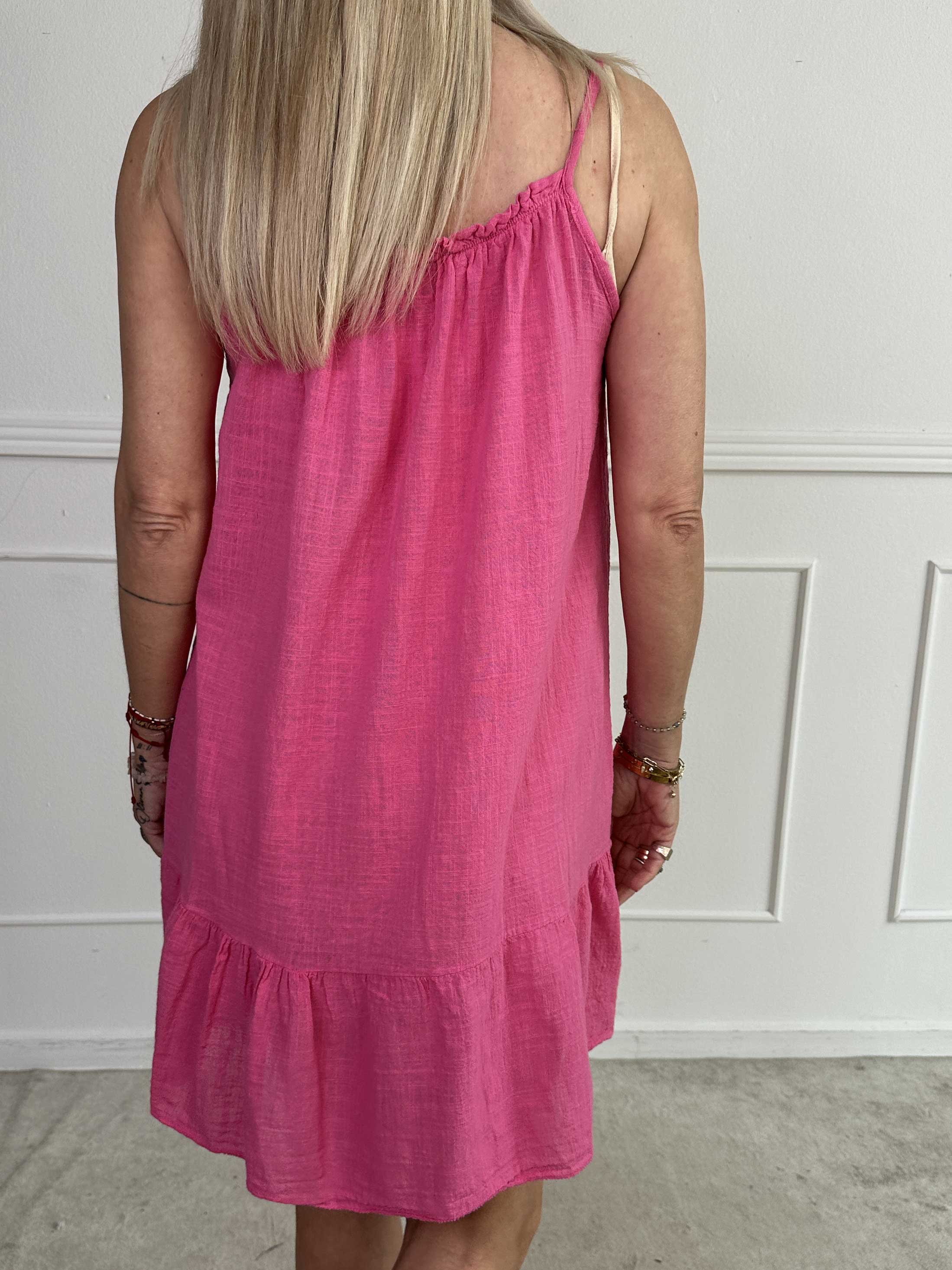 Aegle - Bomulds stropkjole i hørlignende stof med flæsekant